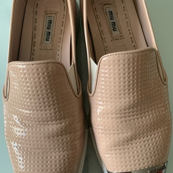 Miu Miu | Textured Leather Loafers w/ Metal Cap Toe - Picture 14 of 16